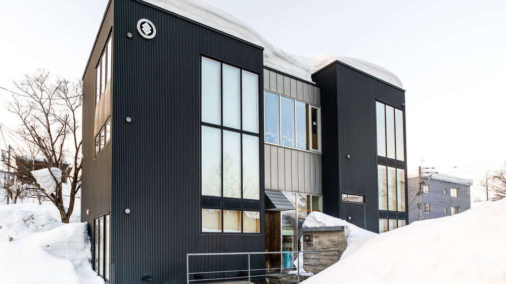 Sekka Ni Chalet - Facade With Surrounding Snow
